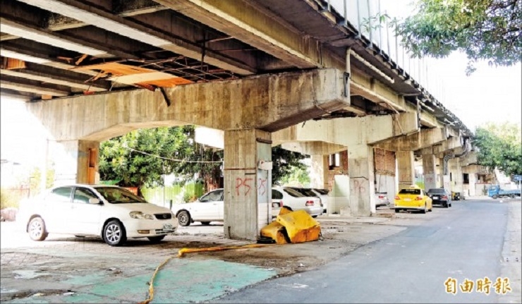 〈南部〉《高雄鐵路地下化後》拆四橋、填四洞 首波12月動工(自由時報1104)