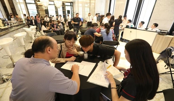 高市3字頭房價遍地開花　購屋客搶屋交易增130% (蘋果新聞0921)